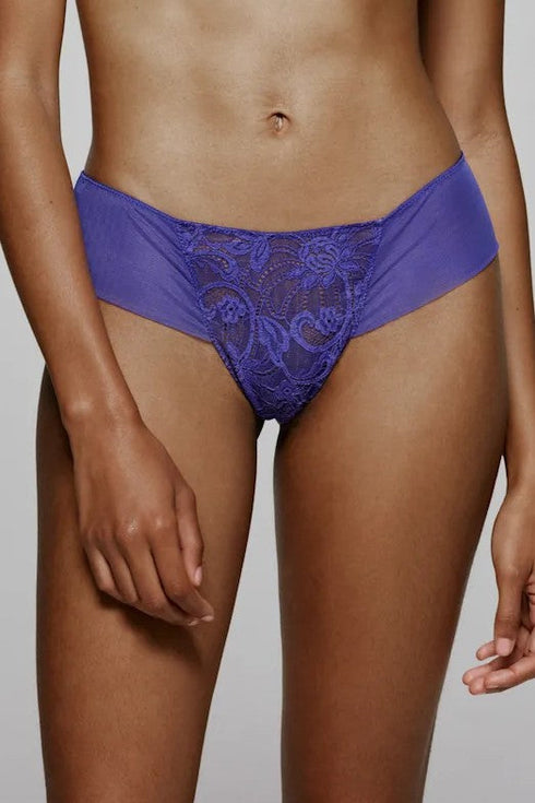 Sarda Shavonne Thong